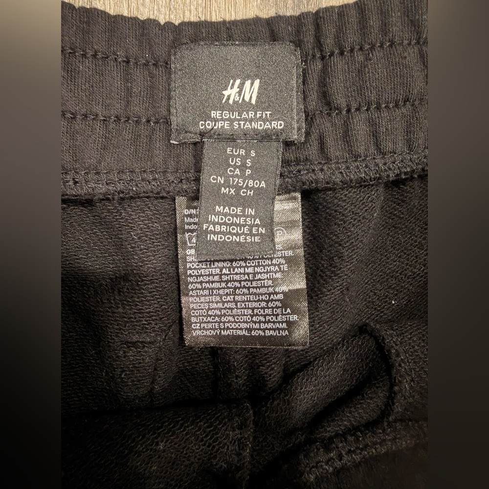 H&M Men's SweatShorts in Black - Picture 5 of 5